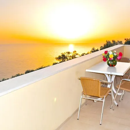 Апартаменты Maria With Pool And Panorama View - Agios Gordios 1 *